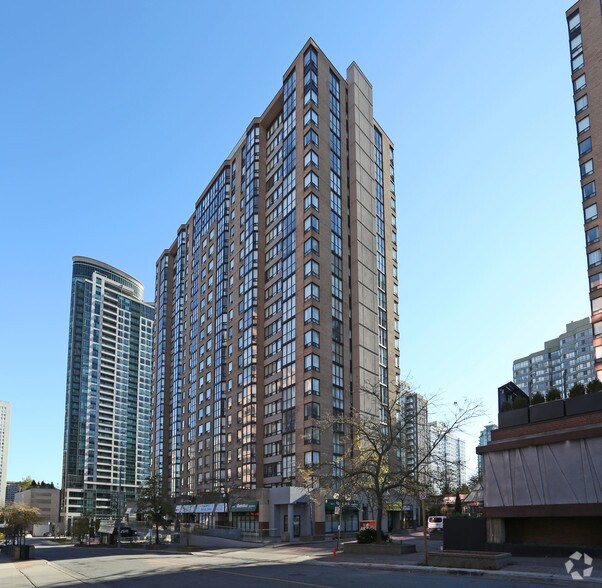 265 Enfield Pl, Mississauga, ON à louer - Photo de l’immeuble – Image 2 sur 3
