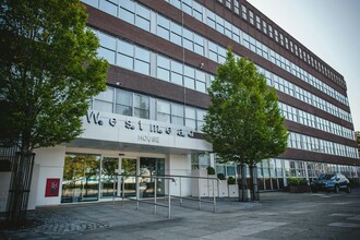 Westmead, Farnborough à louer Photo de l’immeuble– Image 1 sur 10