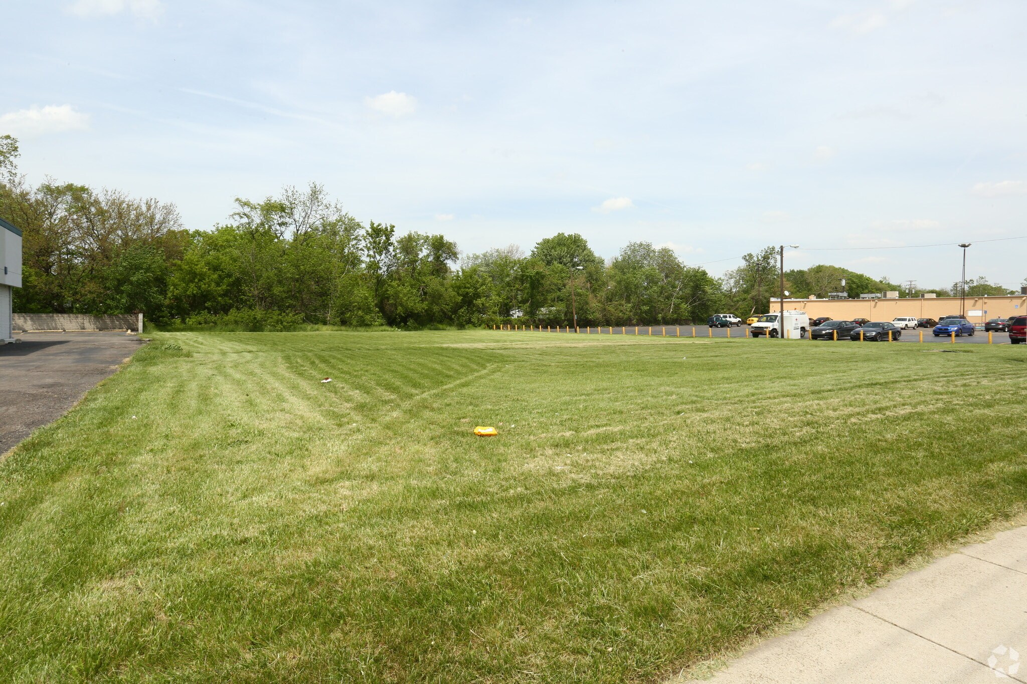 25200 Van Born Rd, Dearborn Heights, MI à louer Photo principale– Image 1 sur 3