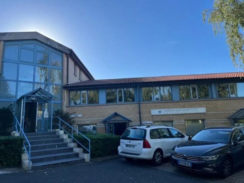 Bureau dans Puiseux-Pontoise à louer - Photo de l’immeuble – Image 1 sur 12