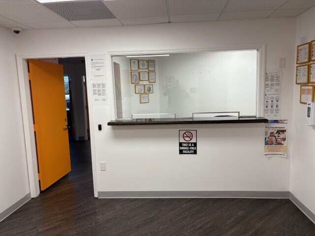 14645 NW 77th Ave, Miami Lakes, FL à louer - Photo de l’immeuble – Image 2 sur 8