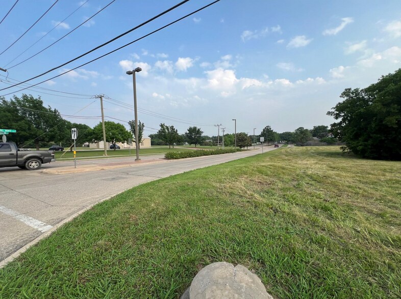 810 Barnes Bridge Rd, Mesquite, TX à vendre - Photo de l’immeuble – Image 3 sur 6