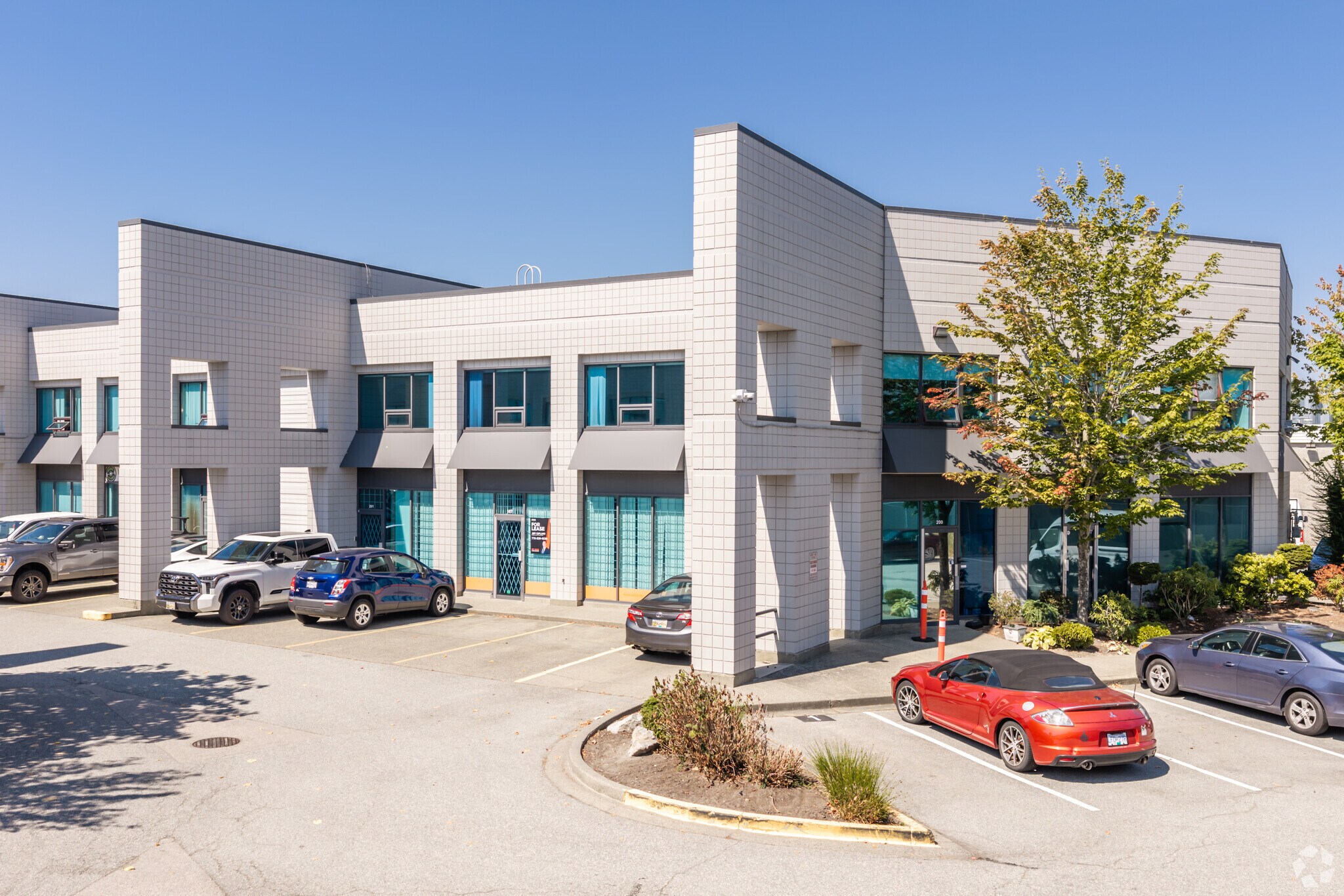 2430 King George Blvd, Surrey, BC à louer Photo principale– Image 1 sur 4