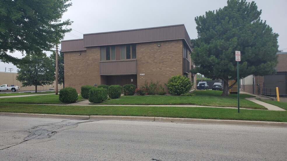 5360 W Fargo Ave, Skokie, IL à louer - Photo de l’immeuble – Image 2 sur 21