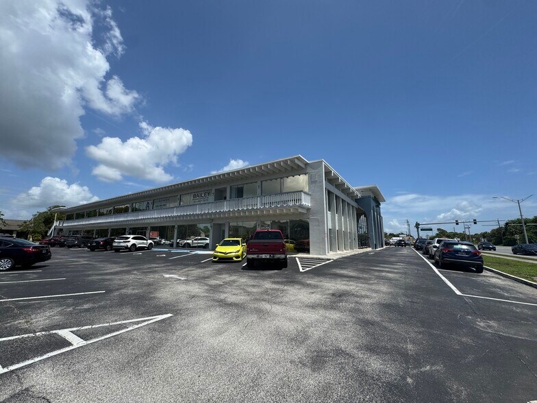 3880 S Washington Ave, Titusville, FL à louer - Photo de l’immeuble – Image 1 sur 16