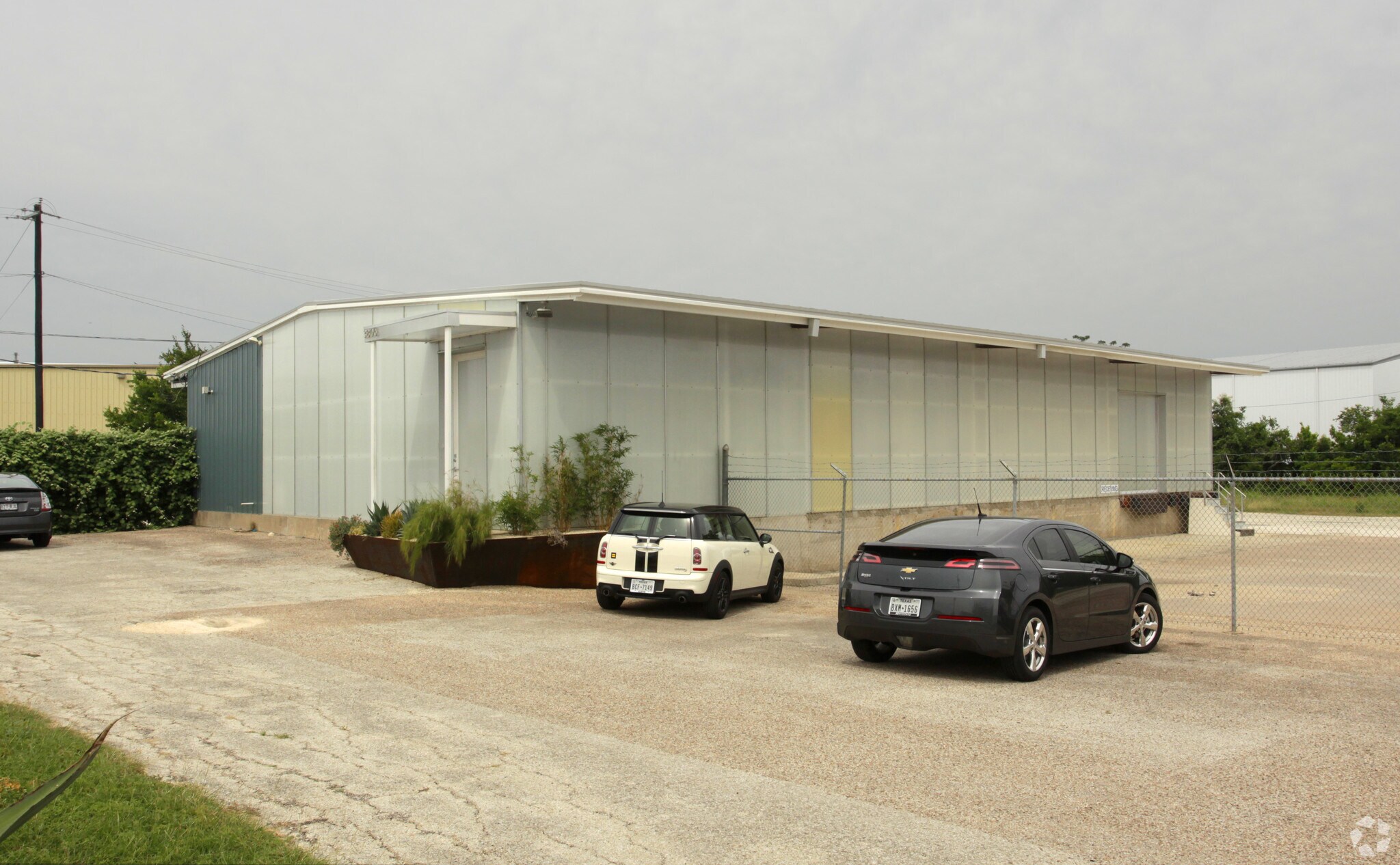 3805 Woodbury Dr, Austin, TX à louer Photo principale– Image 1 sur 10