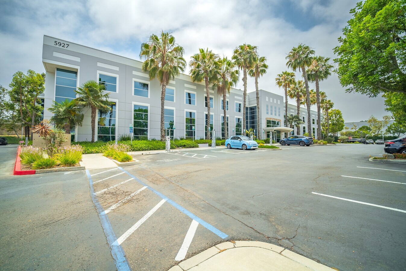 5927 Balfour Ct, Carlsbad, CA 92008 - Lot 209 -  - Photo intérieure - Image 1 of 20