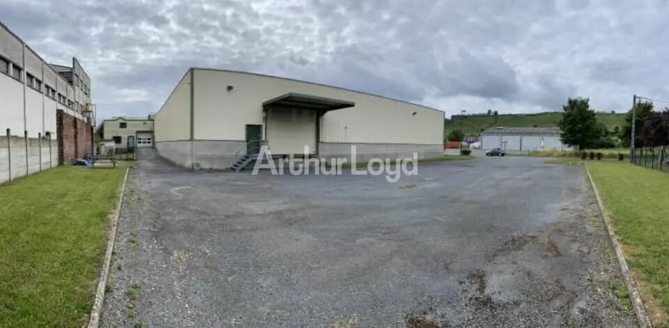 Local d'activités dans Givet à vendre - Photo de l’immeuble – Image 3 sur 8