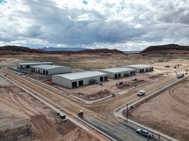 975 S. 5600 W., Hurricane, UT à louer - Photo de l’immeuble – Image 2 sur 10