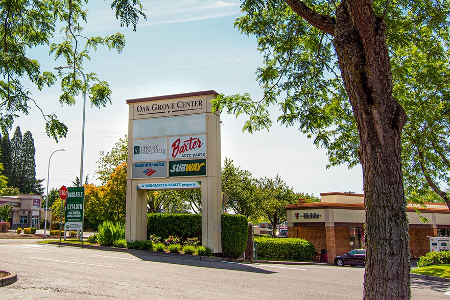 15003-15121 SE McLoughlin Blvd, Milwaukie, OR à louer - Photo de l’immeuble – Image 3 sur 5