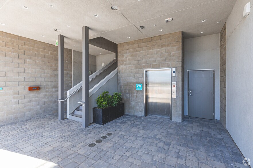951 Seacoast Dr, Imperial Beach, CA à louer - Photo de l’immeuble – Image 3 sur 10