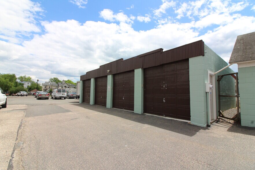 16 Main St, Flemington, NJ à louer - Photo de l’immeuble – Image 1 sur 13