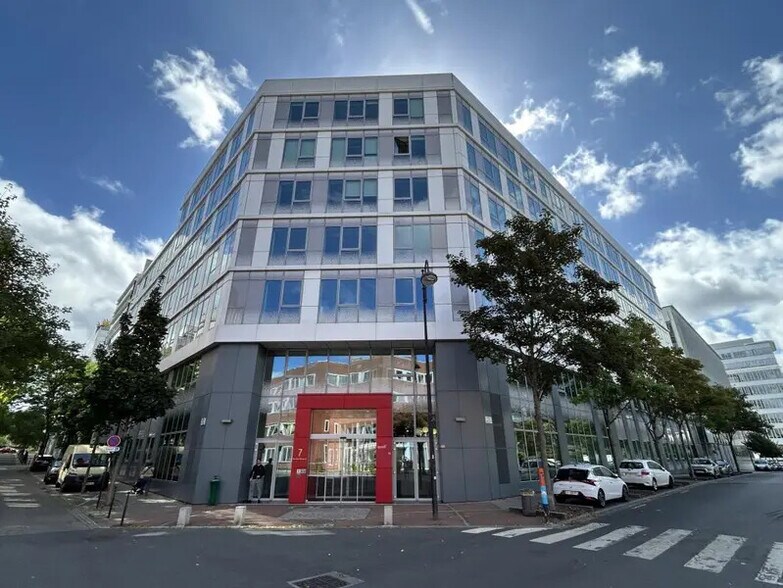 7 Rue Henri Becquerel, Rueil-Malmaison à louer - Photo de l’immeuble – Image 1 sur 10