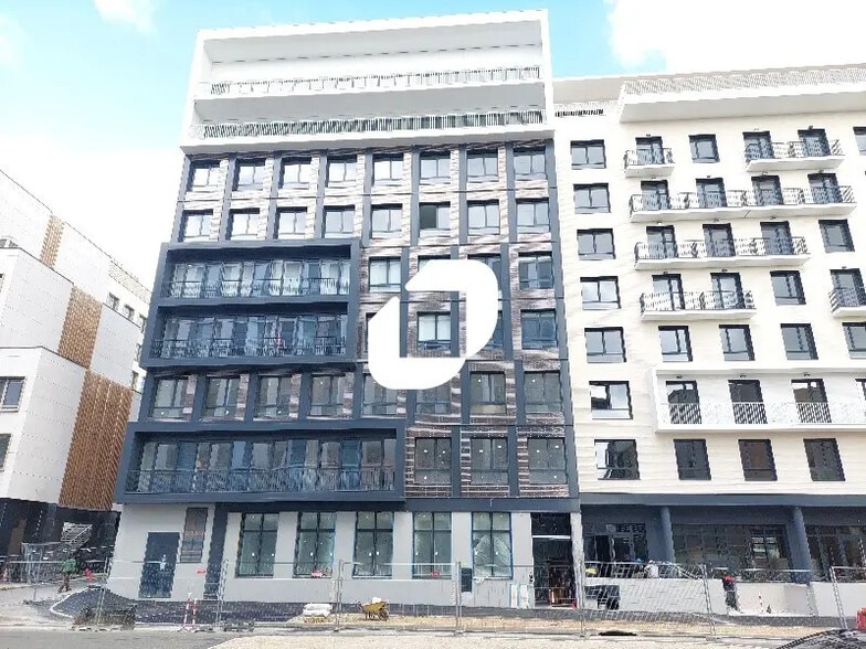 7 Rue Georges Stephenson, Montigny-le-Bretonneux à vendre - Photo de l’immeuble – Image 2 sur 12