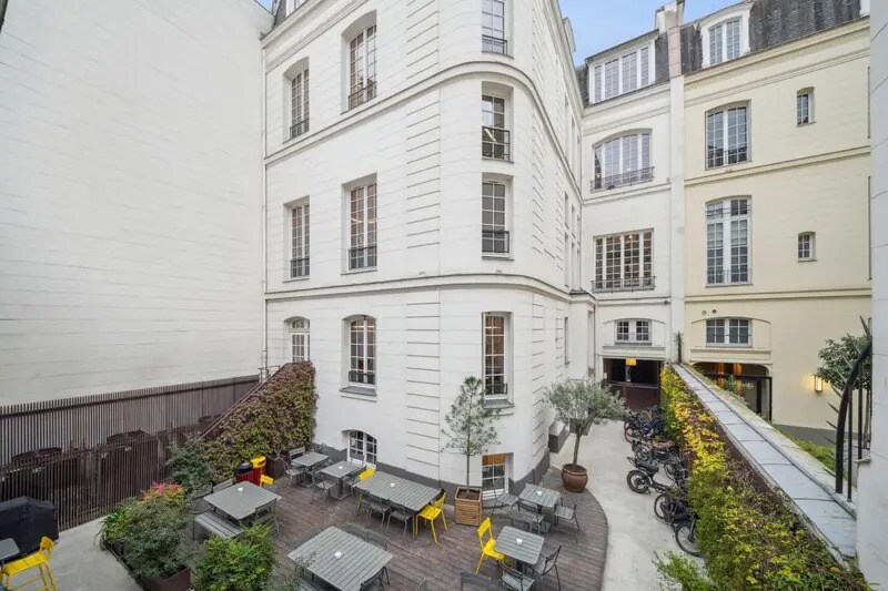 44 Rue Copernic, Paris à louer - Photo de l’immeuble – Image 3 sur 21