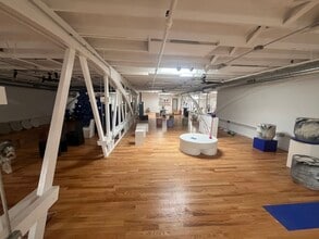 4900 N Elston Ave, Chicago, IL à louer Photo intérieure– Image 2 sur 9