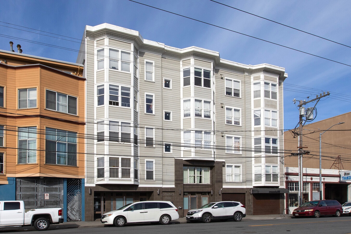 566 S Van Ness Ave, San Francisco, CA 94110 - Lot Comm1 -  - Photo intérieure - Image 1 of 8