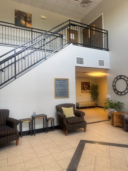 1704 E Greenville St, Anderson, SC à vendre - Photo intérieure – Image 3 sur 5