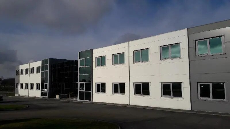 Bureau dans Saint-Jean-de-la-Neuville à louer Photo de l’immeuble– Image 1 sur 7