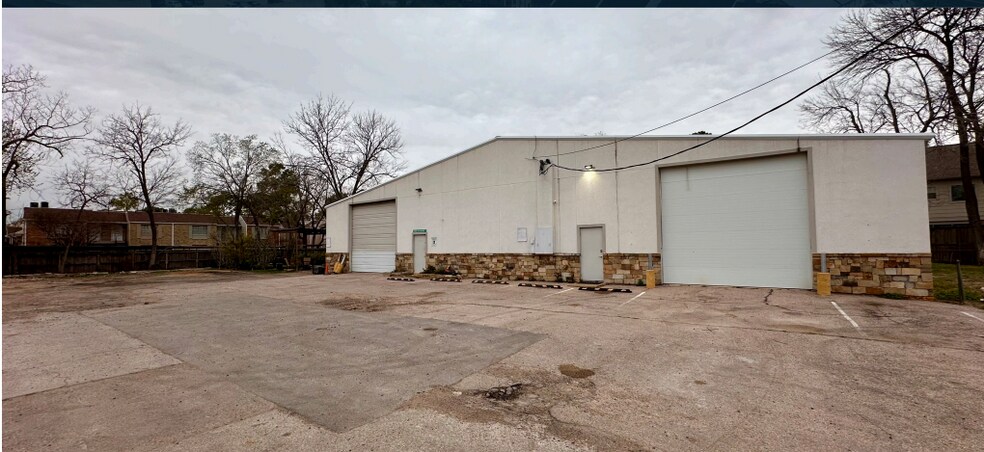 9236 Kingsville St, Houston, TX à louer - Photo principale – Image 1 sur 19
