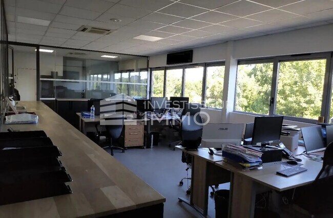 Plus de détails pour Bureau à vendre