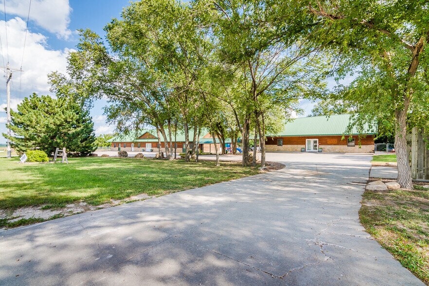17656 Old Post Rd, Wamego, KS à vendre - Photo de l’immeuble – Image 3 sur 23