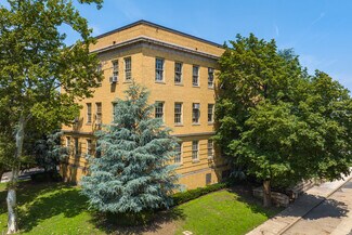 Plus de détails pour 2275 Bridge St- Building 28, Philadelphia, PA - Bureau à vendre