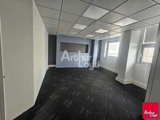 Plus de détails pour Bureau à vendre