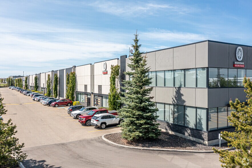 6704-6744 50th St NW, Edmonton, AB à louer - Photo principale – Image 3 sur 12