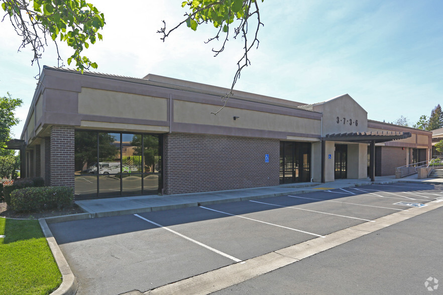 3736 Atherton Rd, Rocklin, CA à louer - Photo de l’immeuble – Image 2 sur 3