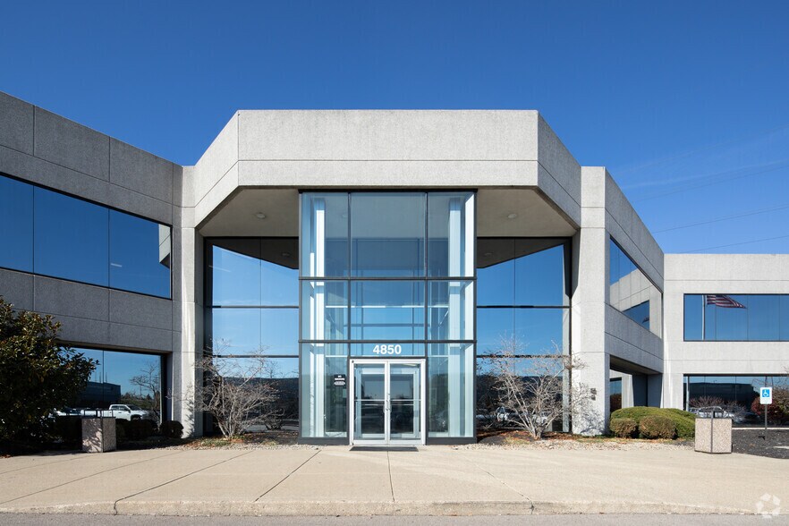4850 Smith Rd, Norwood, OH à louer - Photo de l’immeuble – Image 3 sur 5