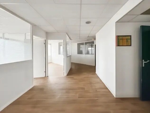 Bureau dans Paris à louer - Photo de l’immeuble – Image 2 sur 8