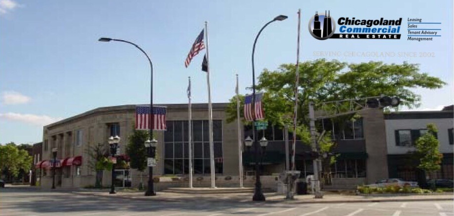 135 Park Ave, Barrington, IL à louer - Photo de l’immeuble – Image 1 sur 17