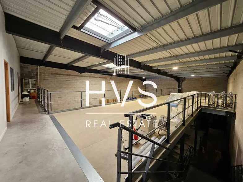 Local d’activités dans Meyreuil à louer - Photo intérieure – Image 2 sur 8