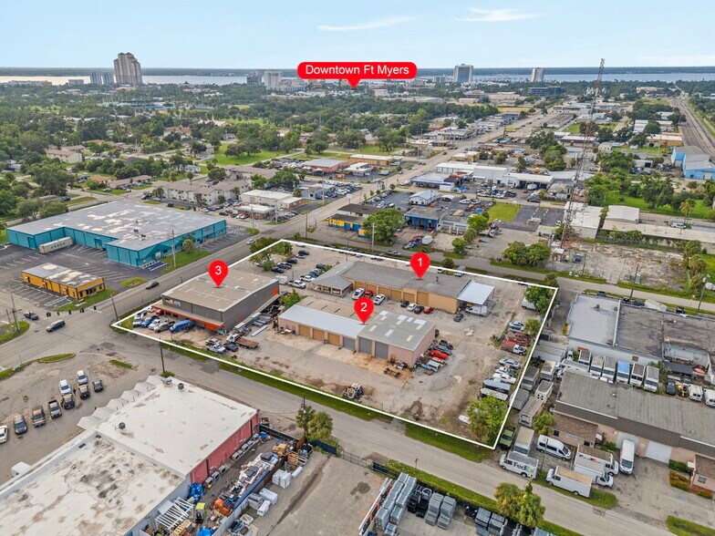 2559 Fowler St, Fort Myers, FL à louer - Photo de l’immeuble – Image 3 sur 34
