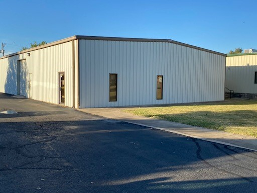 3222 Bart Conner Dr, Norman, OK à louer - Photo de l’immeuble – Image 2 sur 17