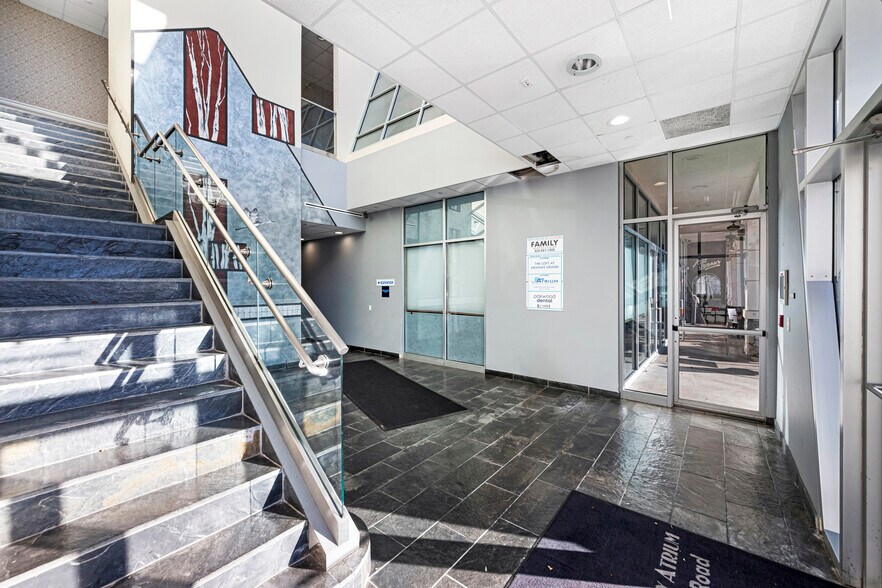 4864 Arthur Kill Rd, Staten Island, NY à vendre - Photo de l’immeuble – Image 3 sur 7