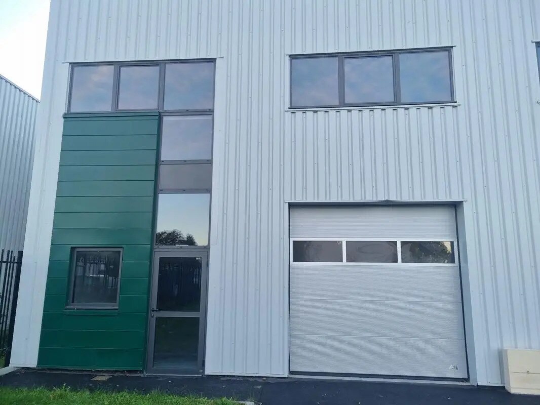 Industriel/Logistique dans La Chapelle-sur-Erdre à vendre Photo de l’immeuble– Image 1 sur 5