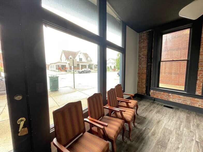 26 W Broadway St, Shelbyville, IN à louer - Photo de l’immeuble – Image 2 sur 11
