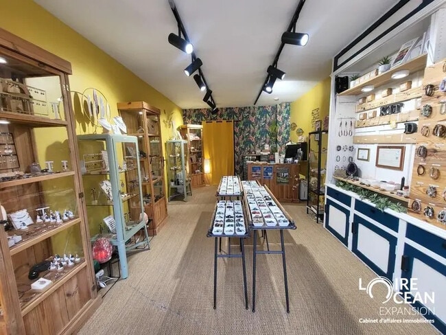 Plus de détails pour Local commercial à louer