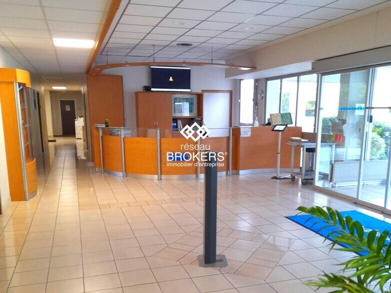 Bureau dans Orléans à louer - Hall d’entrée – Image 3 sur 32