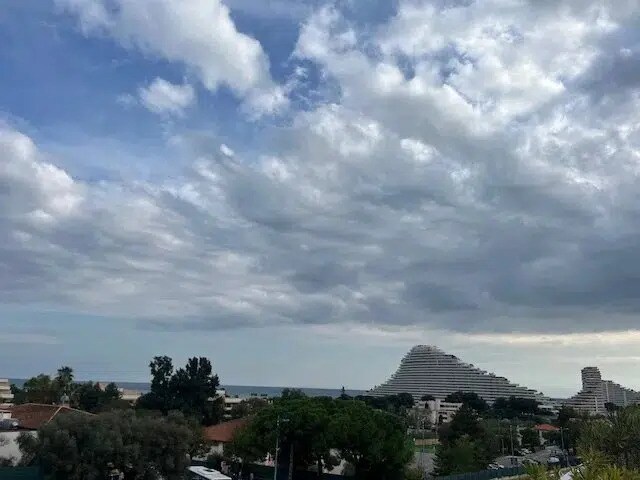 Bureau dans Villeneuve-Loubet à louer - Photo de l’immeuble – Image 1 sur 10