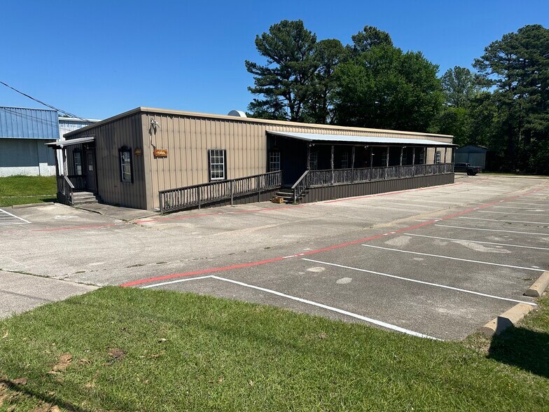 2718 Gilmer Rd, Longview, TX à vendre - Photo de l’immeuble – Image 1 sur 26