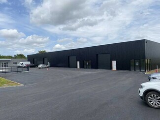 Plus de détails pour Local d'activités à louer