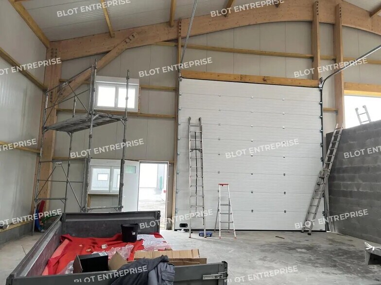 3 Rue Des Tuileries, Bréal-sous-Montfort à louer - Photo de l’immeuble – Image 2 sur 4