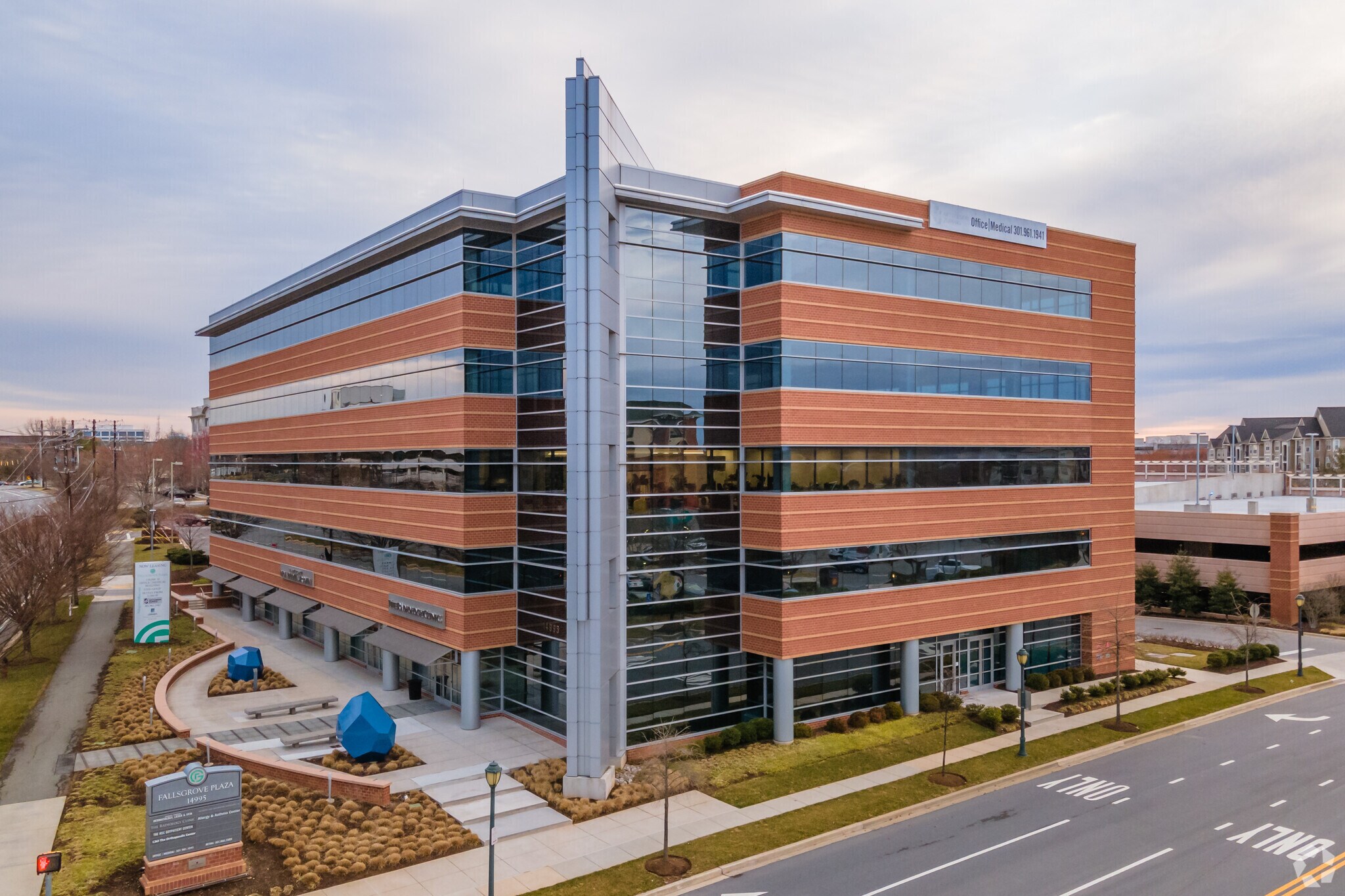 14995 Shady Grove Rd, Rockville, MD à louer Photo de l’immeuble– Image 1 sur 7