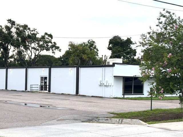 4705 N Lois Ave, Tampa, FL à louer - Photo de l’immeuble – Image 1 sur 1