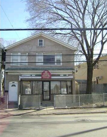 3956 Victory Blvd, Staten Island, NY à louer - Photo de l’immeuble – Image 2 sur 3