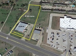 2400 W Ennis Ave, Ennis, TX à louer Aérien– Image 1 sur 2