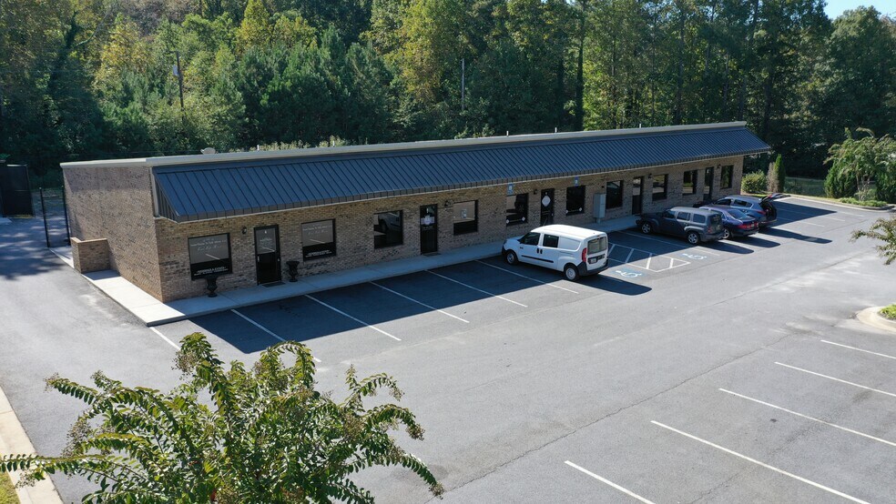 6151 N Main St SE, Acworth, GA à louer - Photo de l’immeuble – Image 2 sur 2